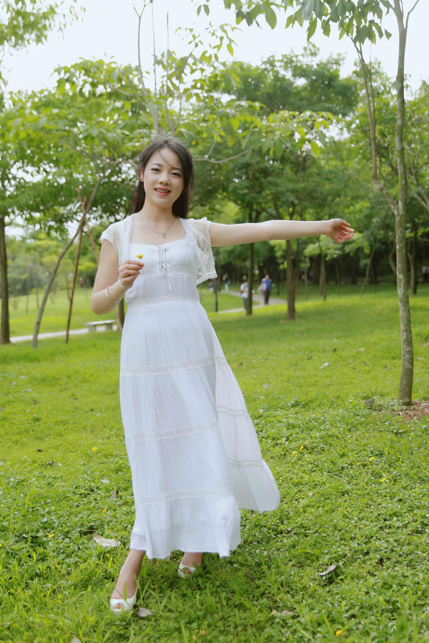 【人像摄影】白连衣裙的女孩