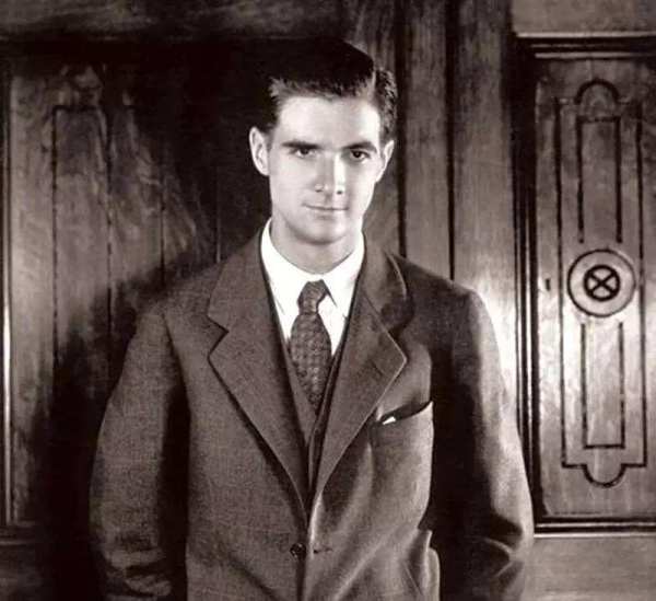 如何评价霍华德·休斯(howard hughes)的一生?